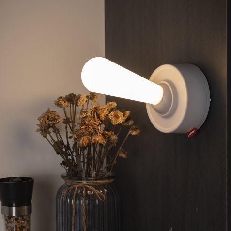 Toggle-style lamp